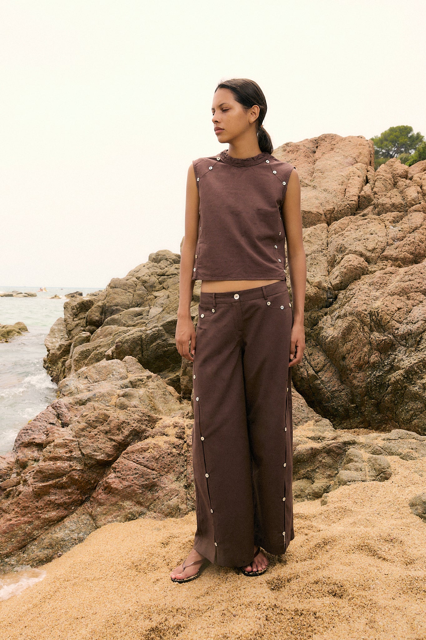 Pantalón Botones Nácar Marrón