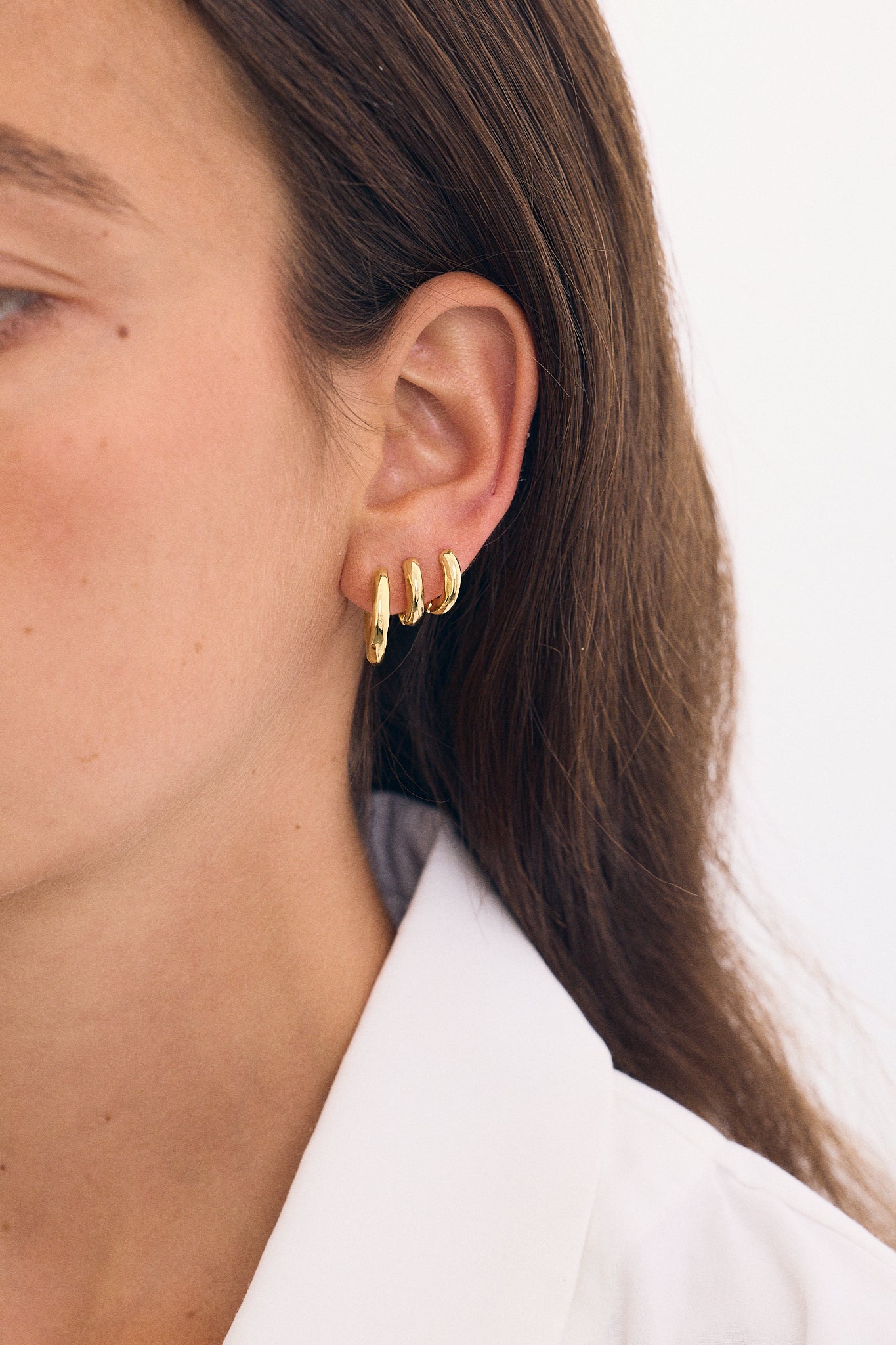 Mini boucle d'oreille irrégulière 12 mm