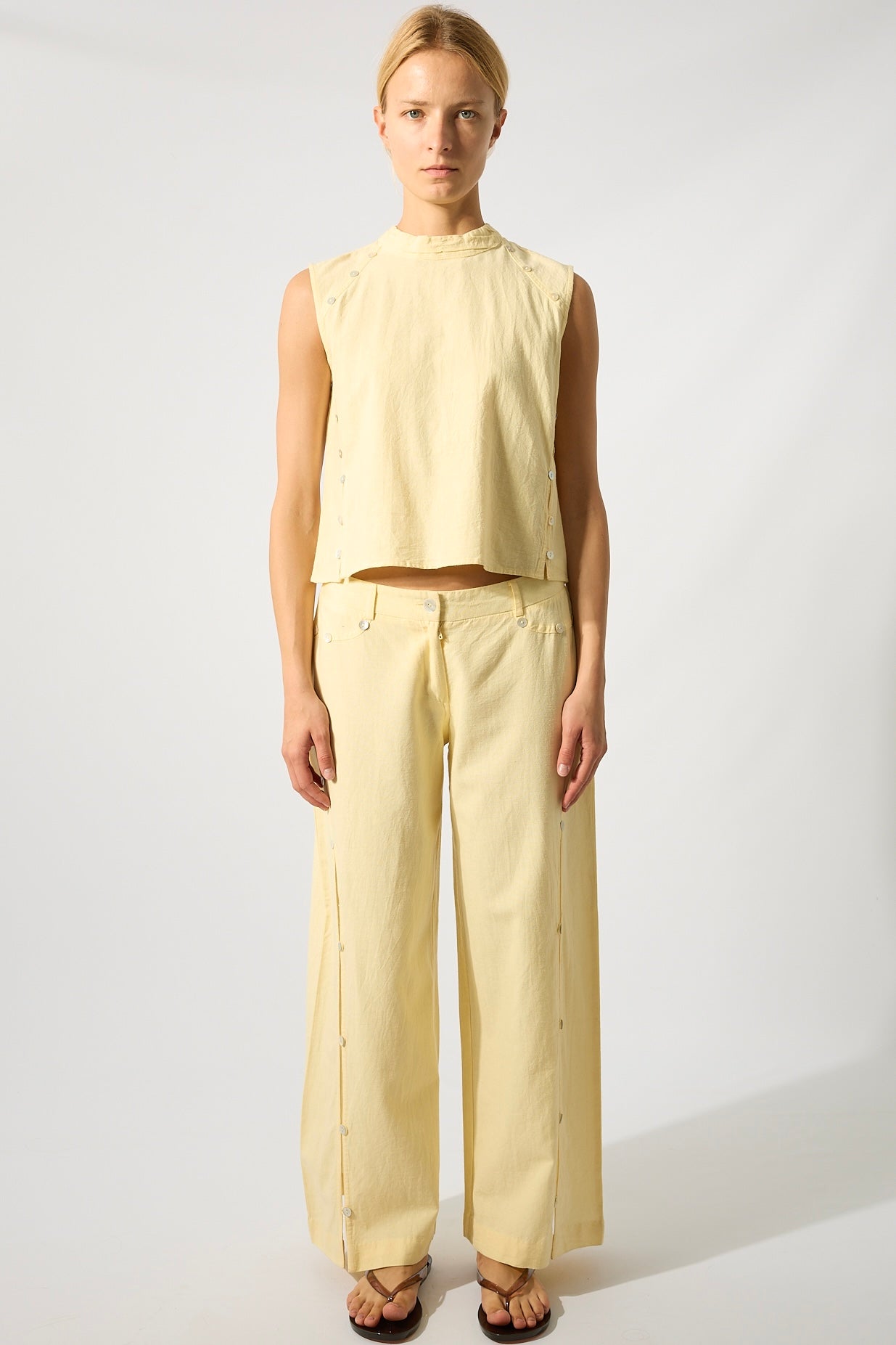 Top Botones Nácar Amarillo