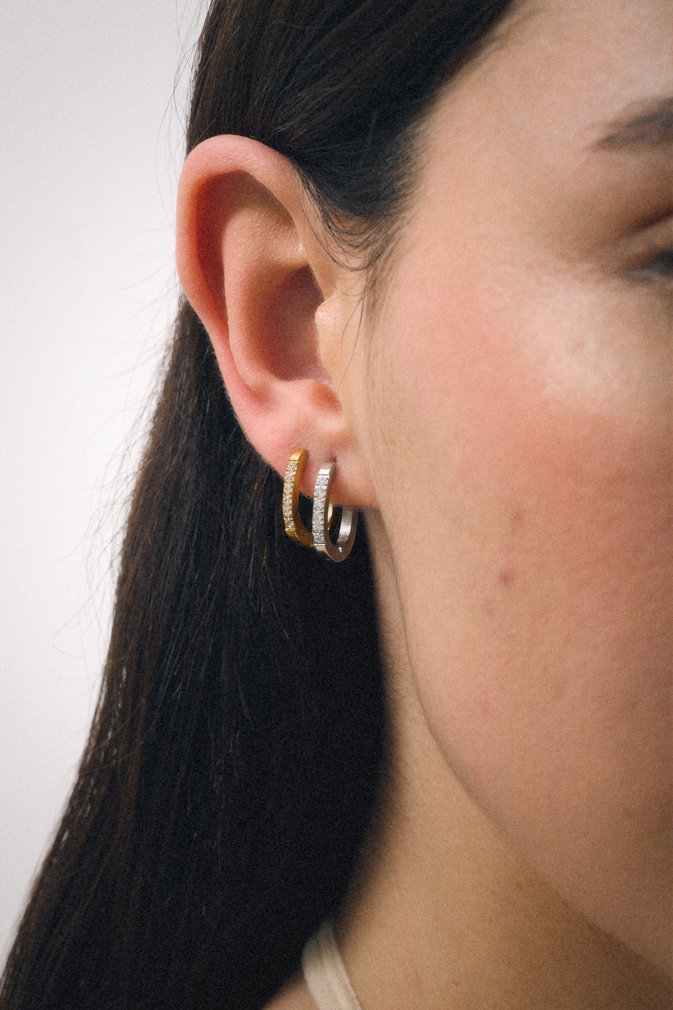 Oval Zircon Earring 20mm