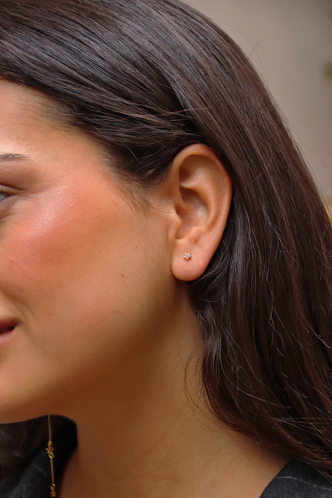 Boucle d'oreille détachable fleur lilas