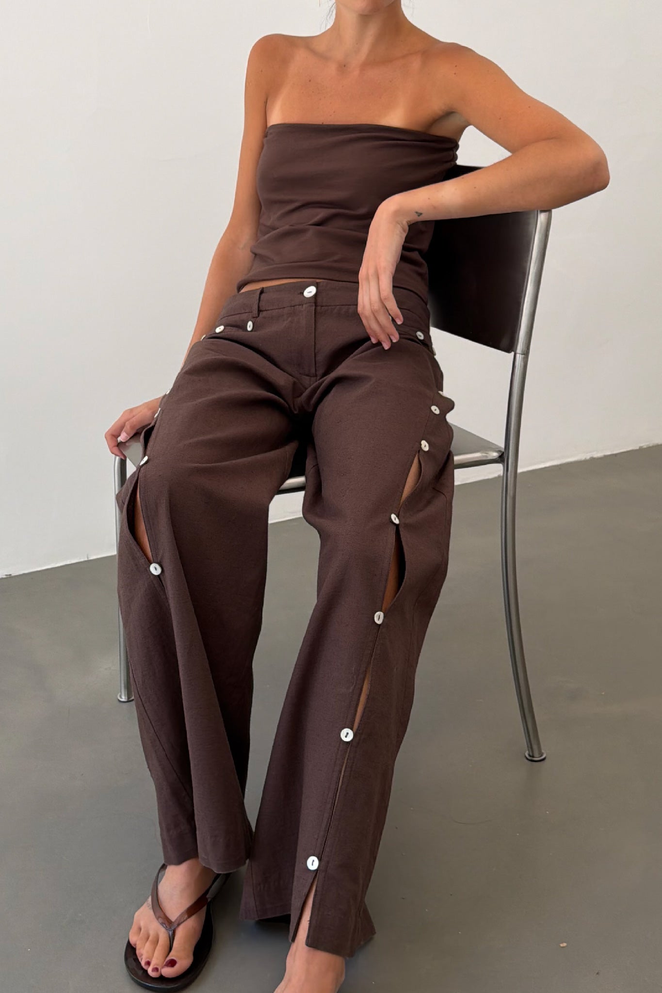 Pantalón Botones Nácar Marrón