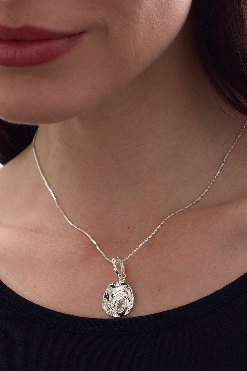 Charm Medalla Circonita