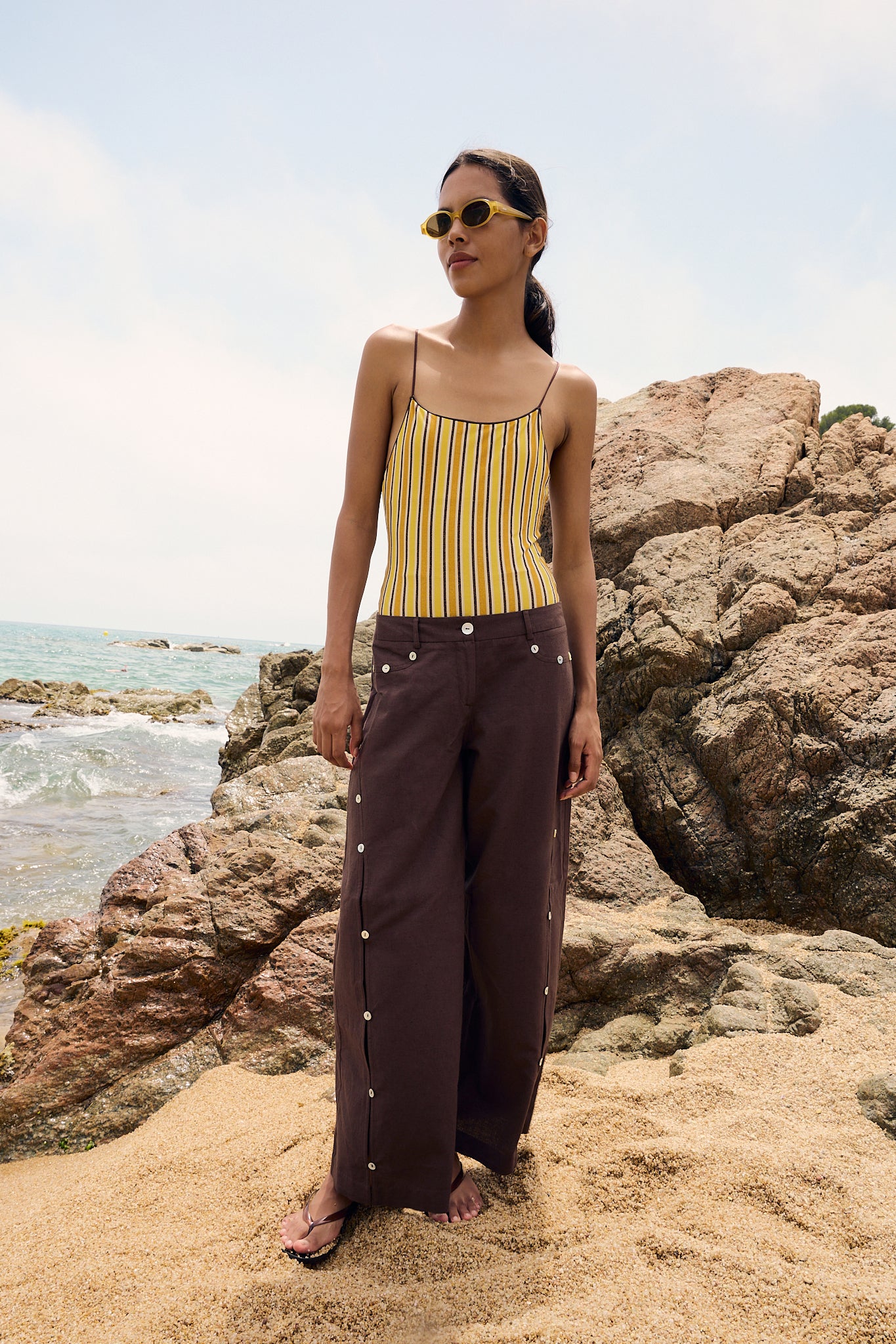 Pantalón Botones Nácar Marrón
