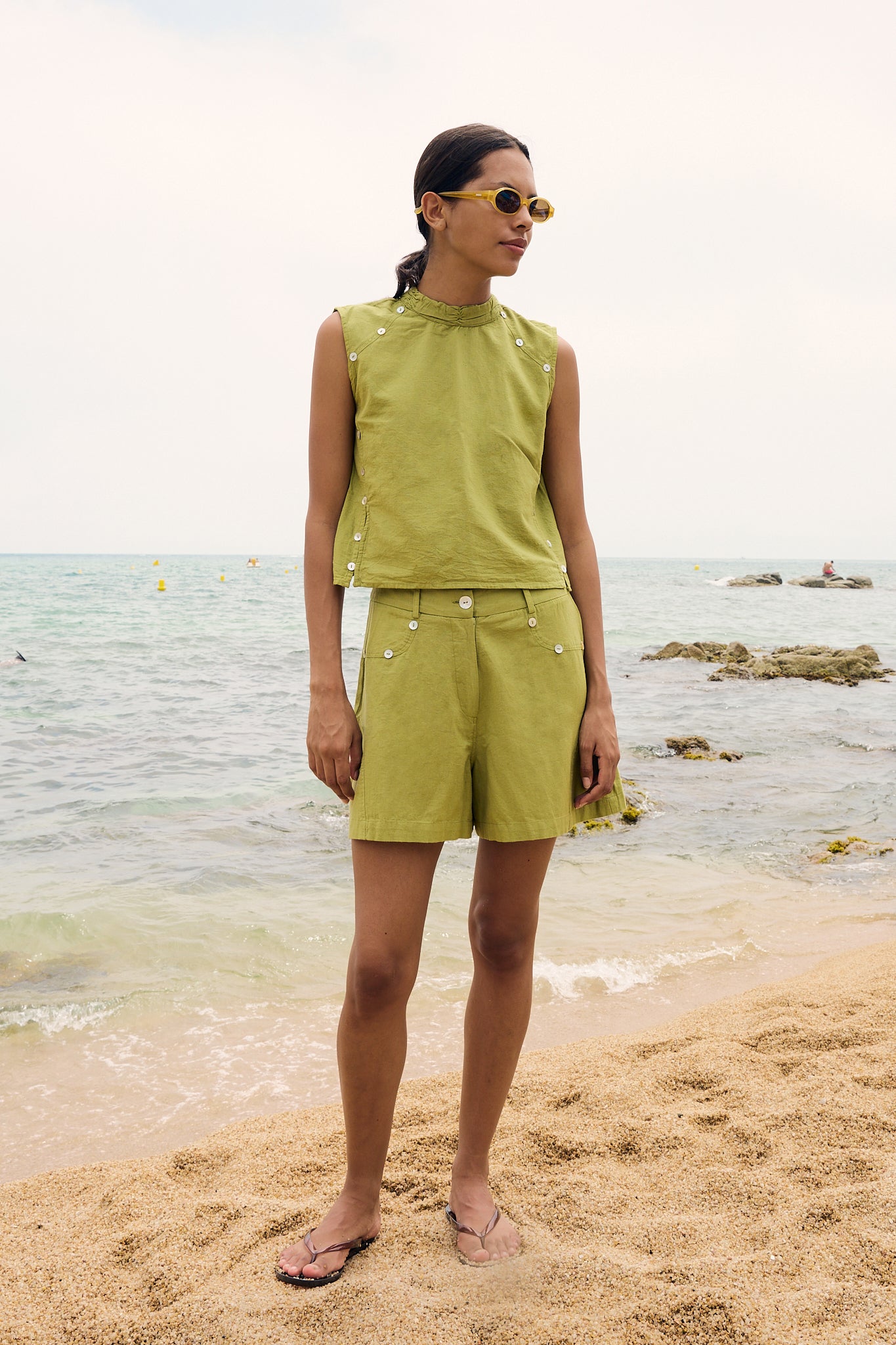 Shorts Botones Nácar Verde