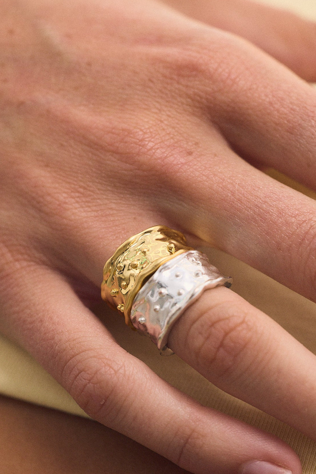 Irregular Dots Ring