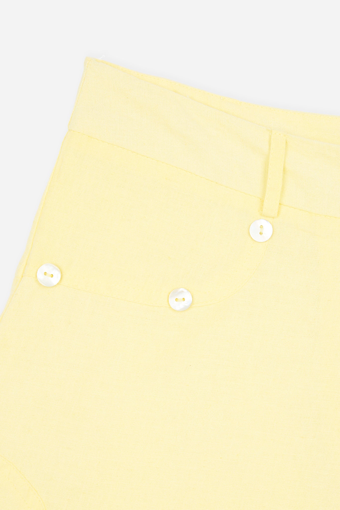 Shorts Botones Nácar Amarillo