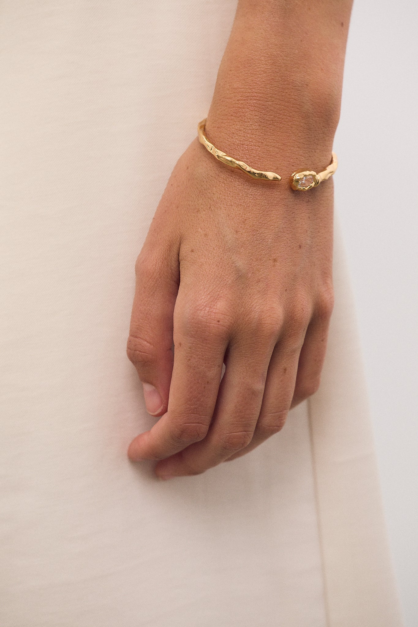 Brazalete Irregular Circonita