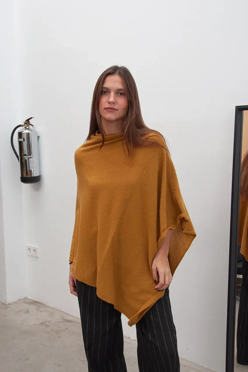 10% Cashmere Poncho