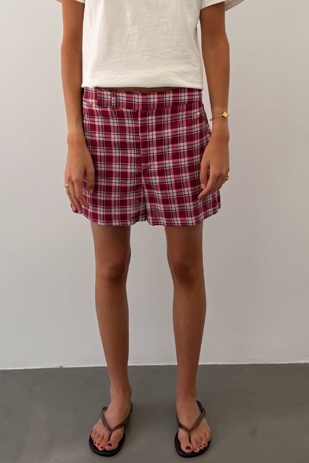 Short à carreaux bordeaux et rose